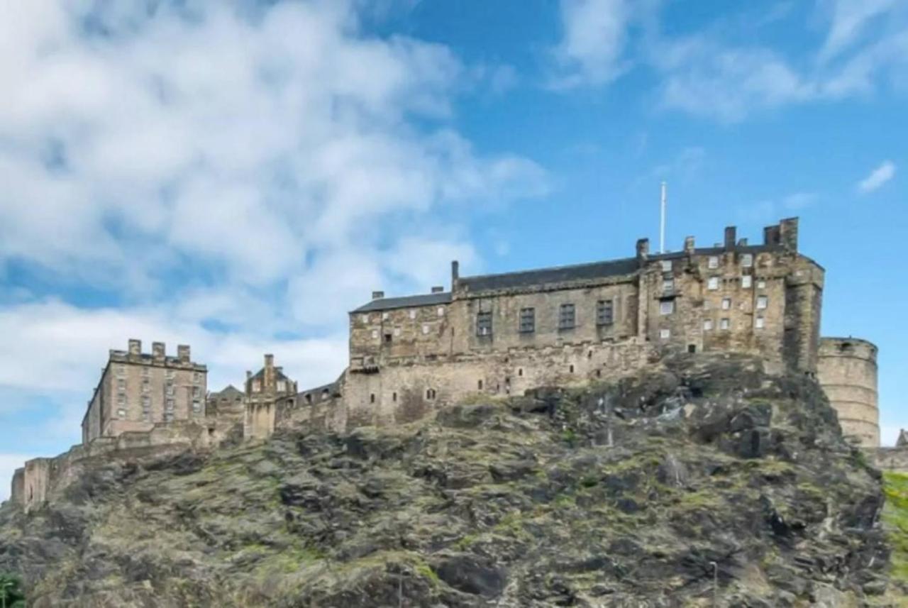Joivy Stylish Castle View Apartment Edinburgh Buitenkant foto